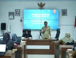 PPID Luwu Timur Matangkan Persiapan Monev KIP 2025, Dibimbing Camat Tomoni Timur