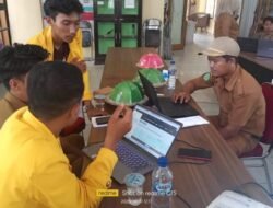 Aparat Desa di Tomoni Timur Dilatih Kelola Website oleh Mahasiswa KKN UNCP