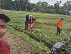 Pemdes Bersama Warga Pertasi Kencana Lakukan Gotong Royong