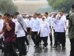 Diguyur Hujan, Semangat Bupati dan Wabup Terpilih Lutim Tak Luntur di Gladi Bersih Pelantikan